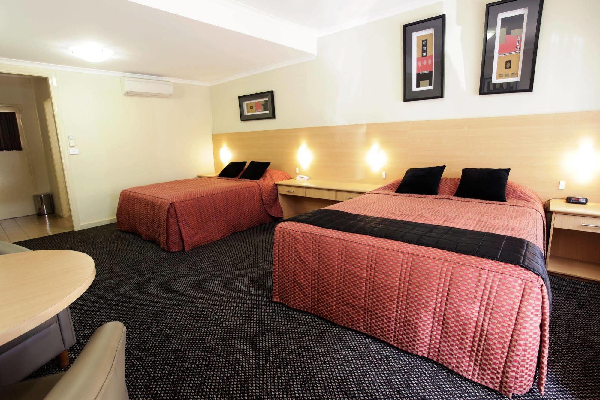 Cattlemans Country Motor Inn&apartamentos con servicio Dubbo Exterior foto