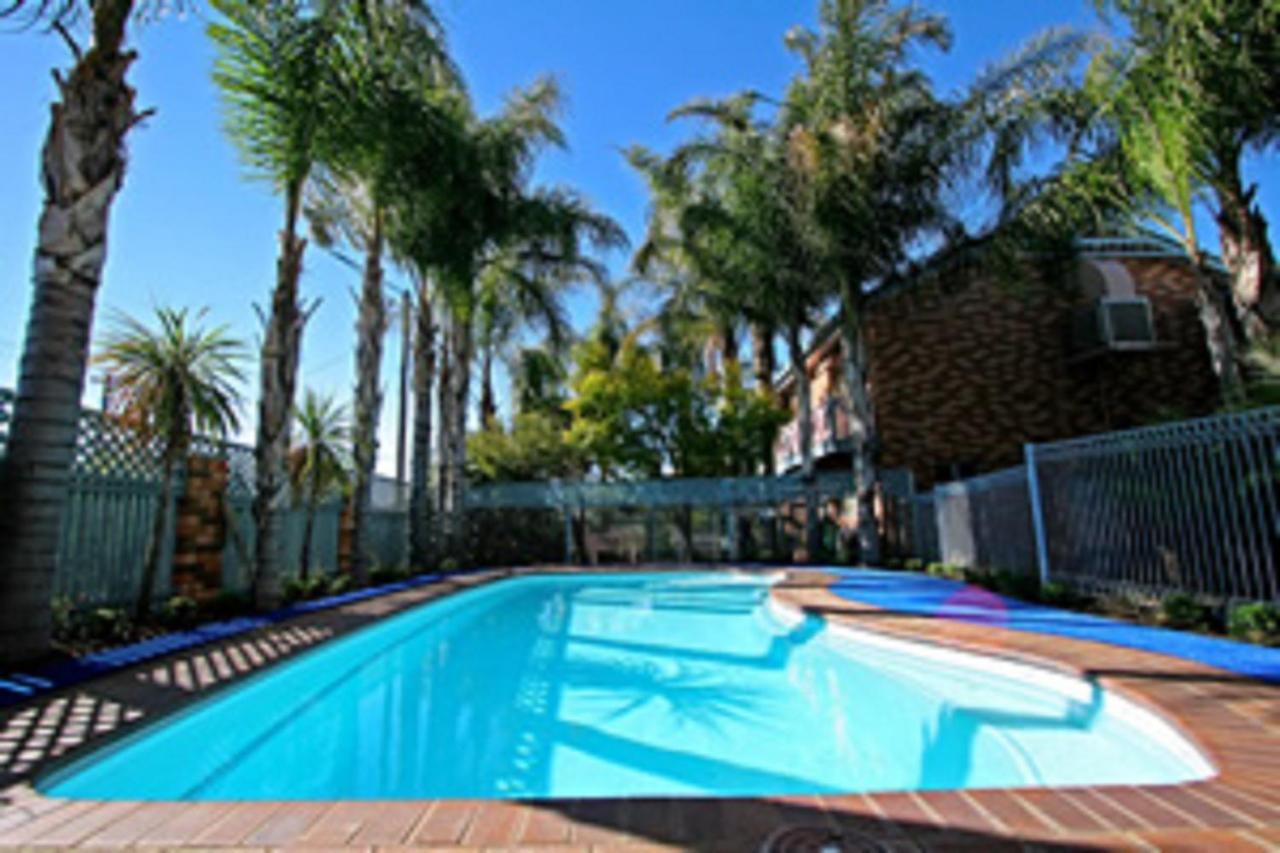 Cattlemans Country Motor Inn&apartamentos con servicio Dubbo Exterior foto